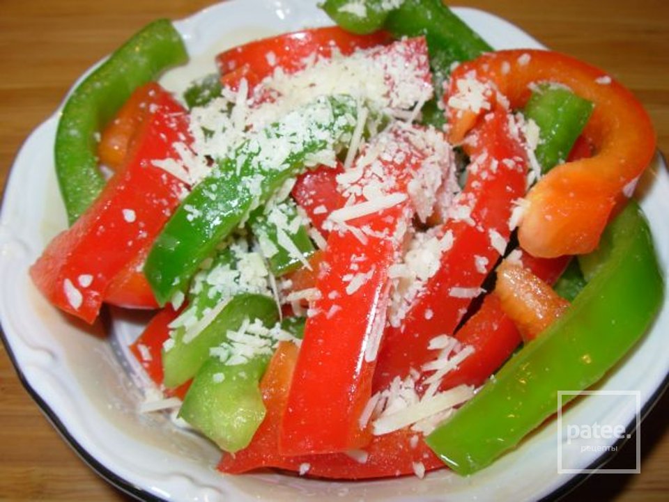 Салат с красным и зеленым перцем - Шаг 6