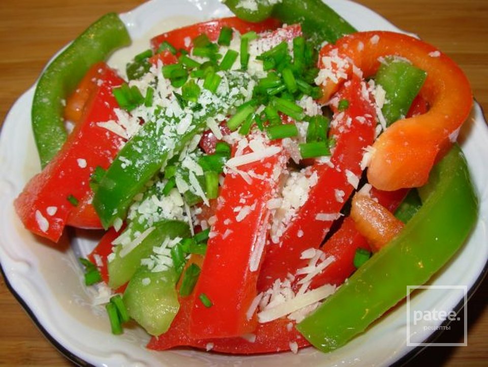 Салат с красным и зеленым перцем - Шаг 7