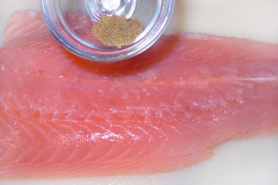 Лосось с ананасовой сальсой - приготовление