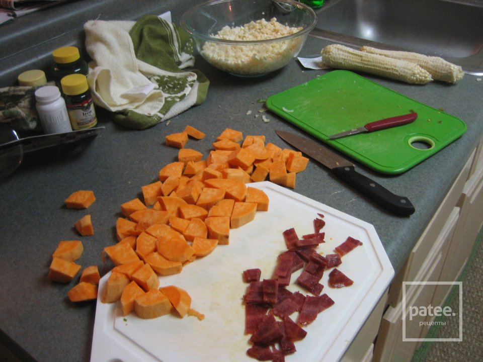 Похлебка из кукурузы с луком, беконом и картофелем - Шаг 2