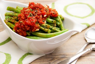 Фасоль с томатным соусом