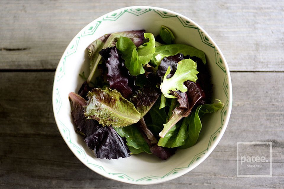 Салат с грецкими орехами, грушей и сыром горгондзола - Шаг 8