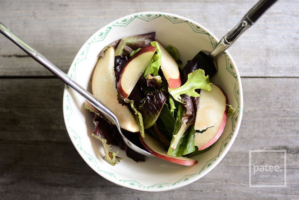 Салат с грецкими орехами, грушей и сыром горгондзола - Шаг 9
