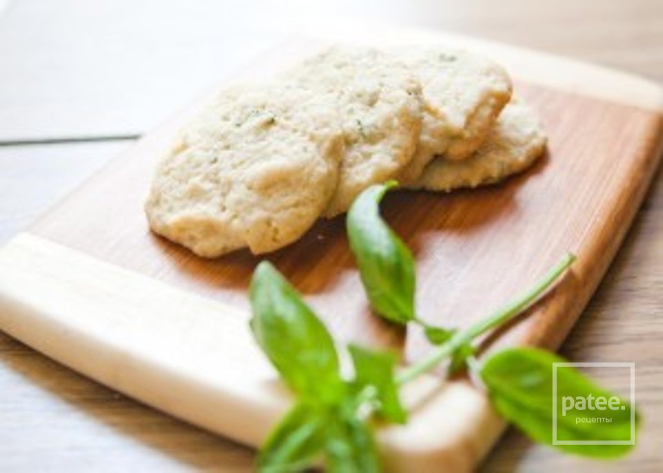 Сахарное печенье с лимоном и базиликом - рецепт с фотографиями - Patee ...