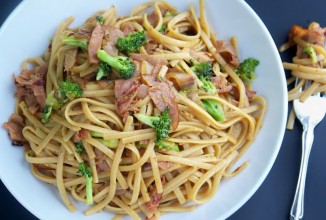 Сливочная паста с ветчиной и брокколи