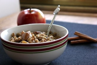 Овсяная каша с яблоком и корицей(из долговарки)