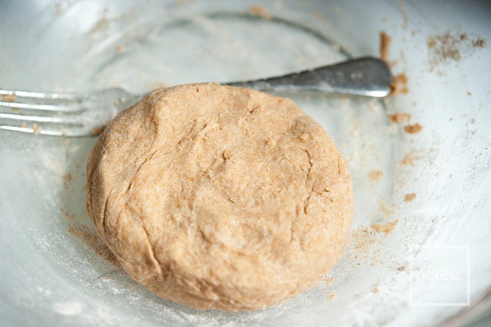 Сладкая лепешка с черникой и сыром бри - Шаг 8