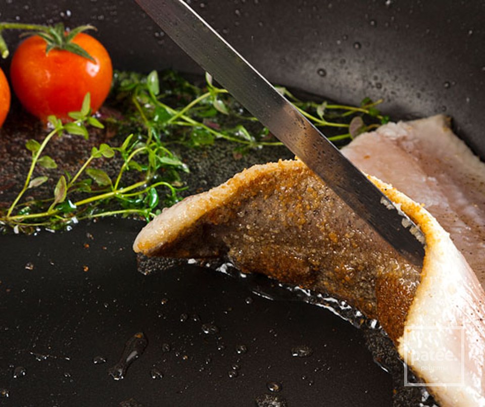 Жареная форель с рисом и зеленью - Шаг 2