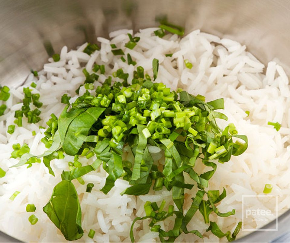 Жареная форель с рисом и зеленью - Шаг 3