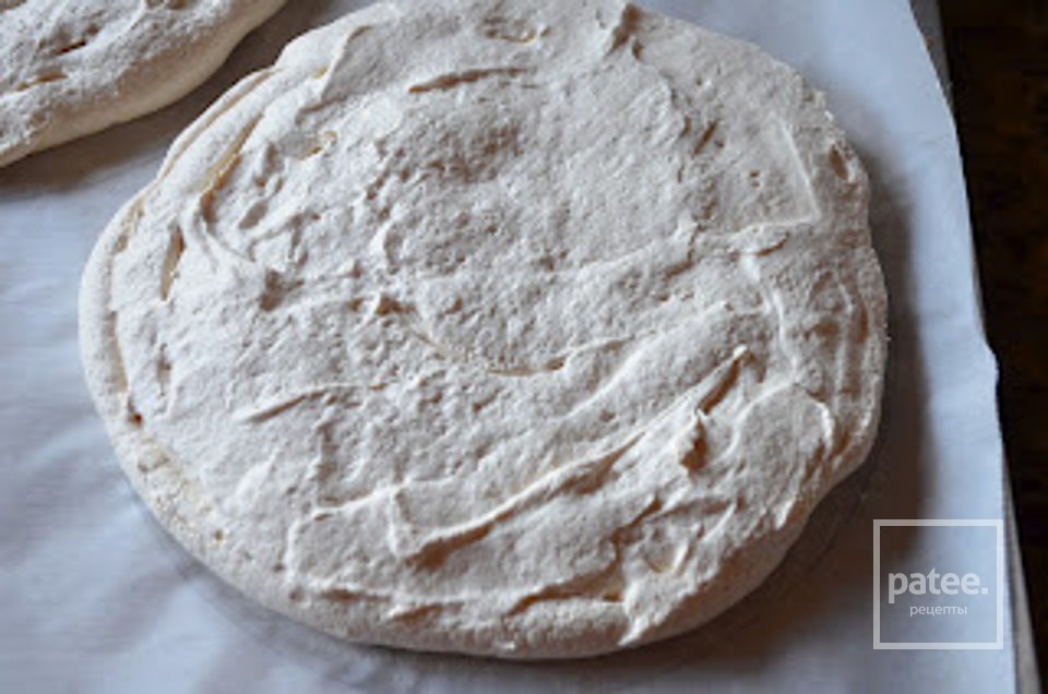 Торт-безе с клубникой - Шаг 3