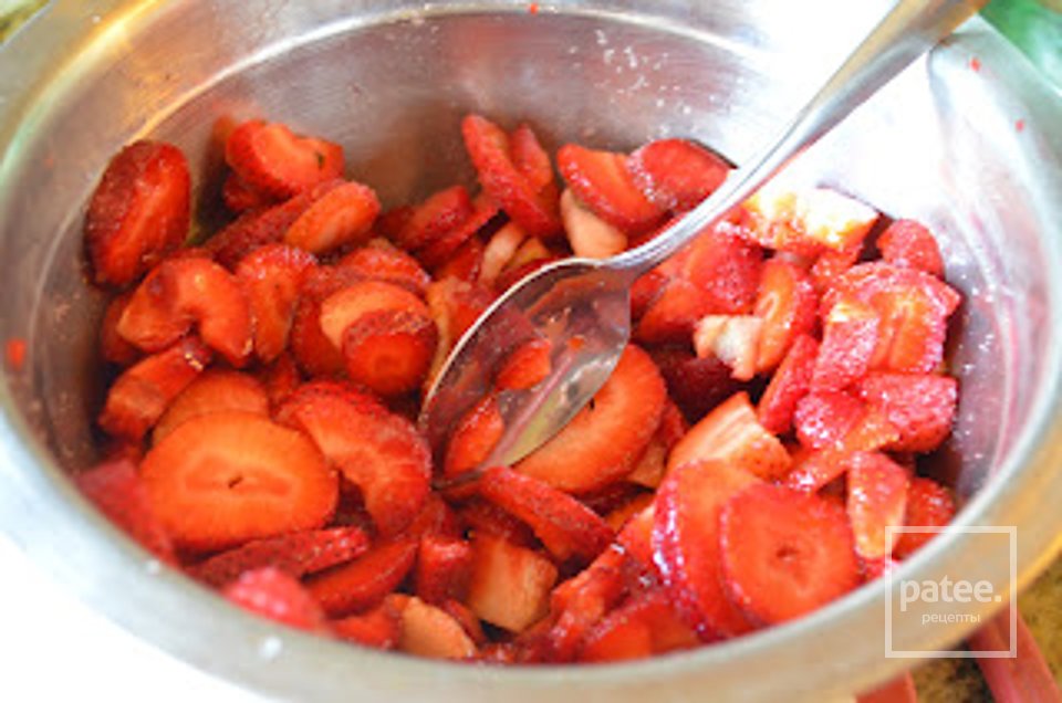 Торт-безе с клубникой - Шаг 5