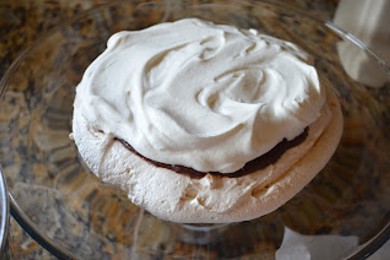 Торт-безе с клубникой - приготовление