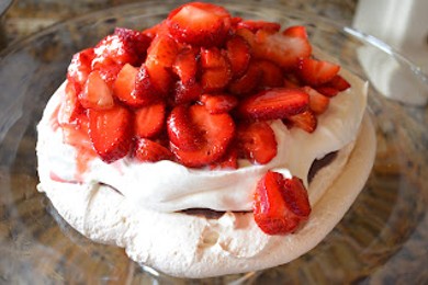 Торт-безе с клубникой - приготовление