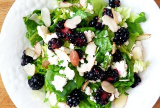 Сладкий миндальный салат