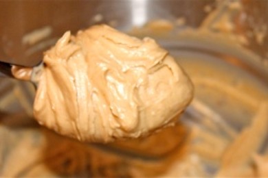 Шоколадные кексы с арахисовой глазурью - приготовление