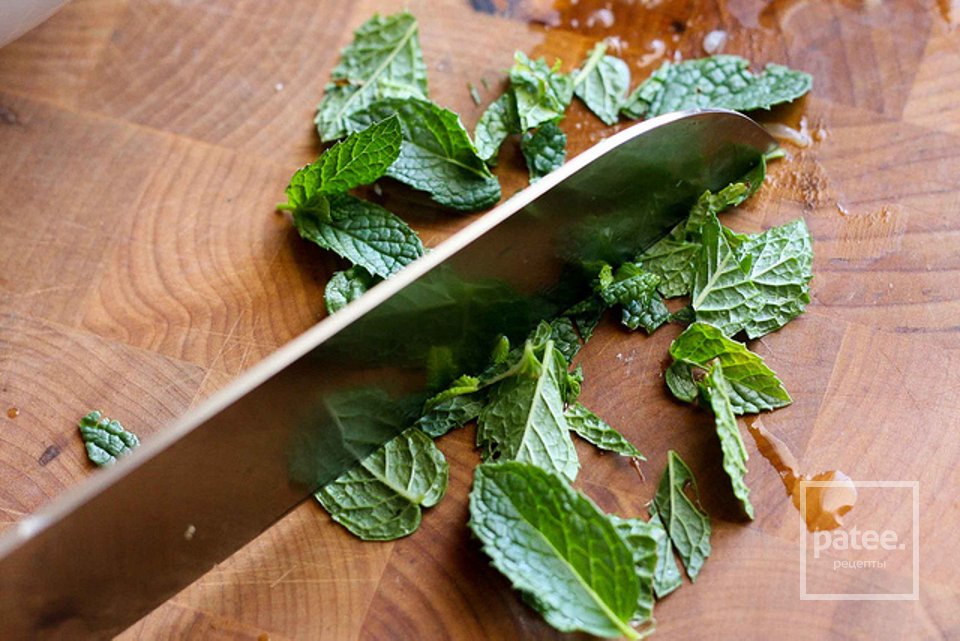 Салат с дыней и арбузом с имбирно-мятной заправкой - Шаг 4