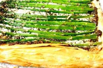 Слоеный пирог с соусом песто и зеленой спаржей - приготовление