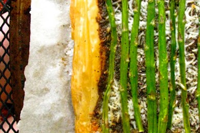 Слоеный пирог с соусом песто и зеленой спаржей - приготовление