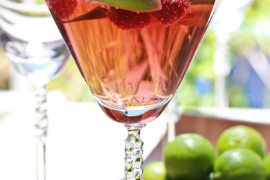 Малиново-базиликовый мохито - приготовление