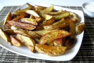 Запеченный картофель ломтиками