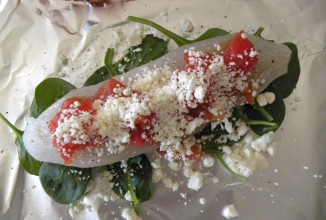 Запеченная рыба с томатом и сыром фета