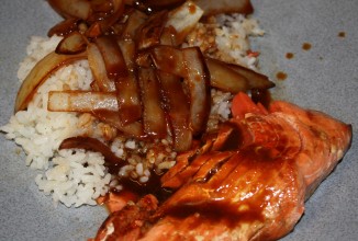 Лосось под пряной глазурью