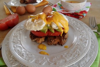 Яйца Бенедикт с голландским соусом