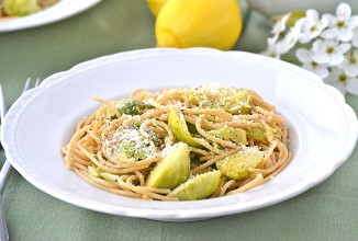 Спагетти с брюссельской капустой и лимонным маслом