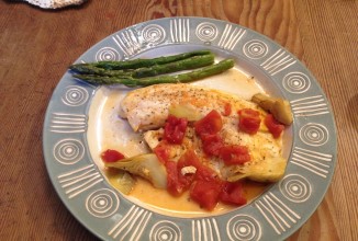 Филе тилапии с помидорами и артишоками