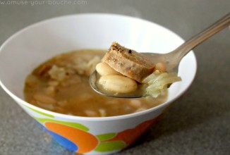 Фасолевый суп с сосисками