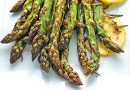 Спаржа, запеченная с лимоном и розмарином