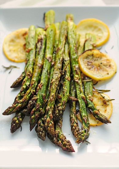 Спаржа, запеченная с лимоном и розмарином - Шаг 7