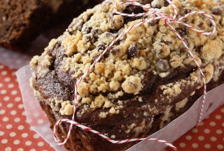 Шоколадные пирожные с посыпкой