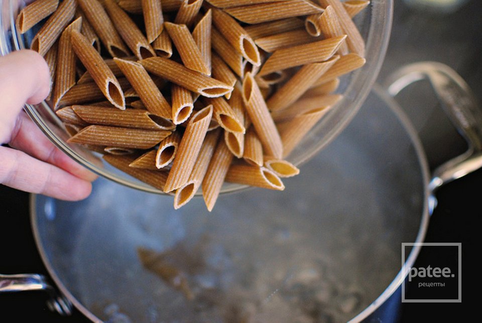 Макароны пенне с сырным соусом - Шаг 2