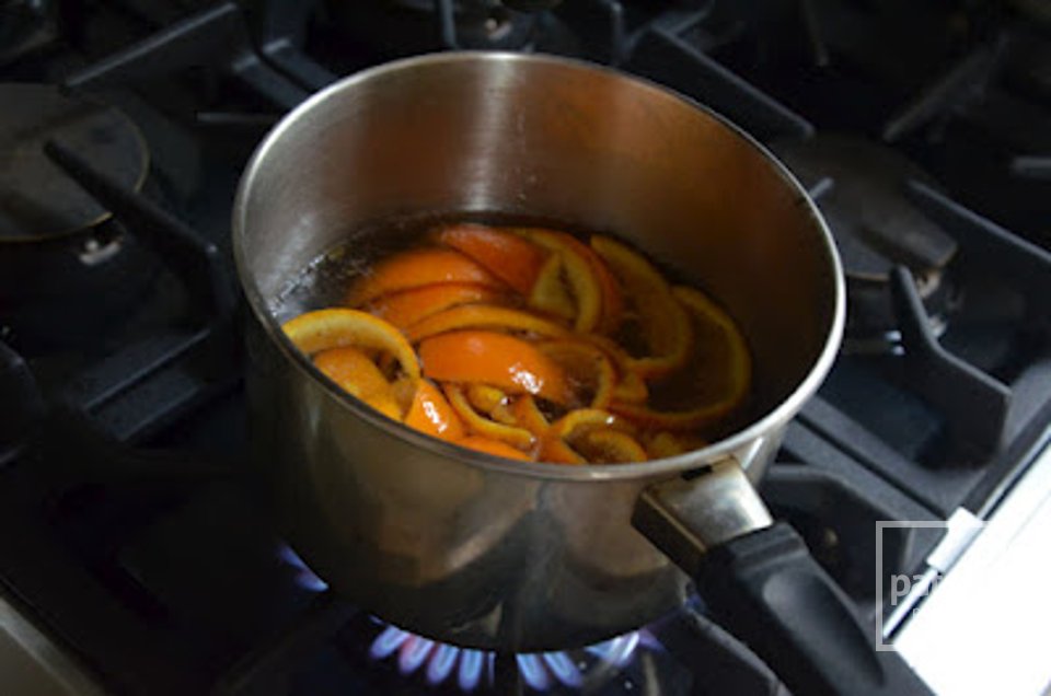 Горячие булочки с марципаном и апельсиновыми цукатами - Шаг 2