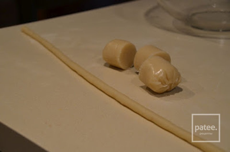 Горячие булочки с марципаном и апельсиновыми цукатами - Шаг 9
