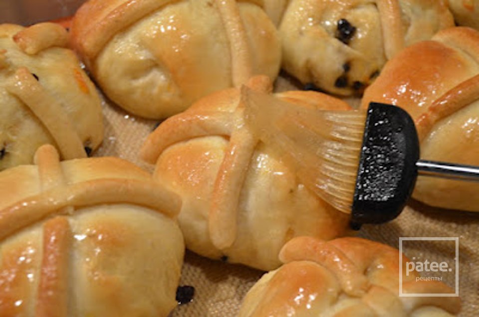 Горячие булочки с марципаном и апельсиновыми цукатами - Шаг 15