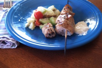 Куриный сувлаки с соусом Дзадзики