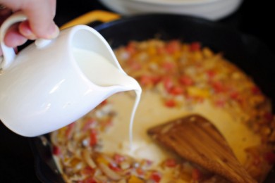 Паста с куриными грудками в каджунском соусе - приготовление