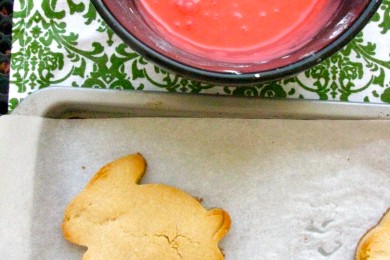 Печенье Пасхальные зайцы с розовой глазурью - приготовление