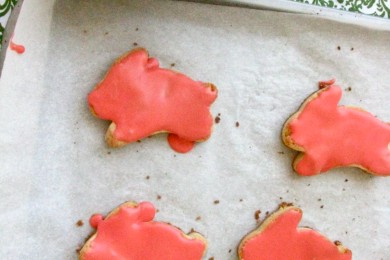 Печенье Пасхальные зайцы с розовой глазурью - приготовление