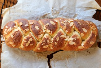 Пулла: Финский хлеб с кардамоном