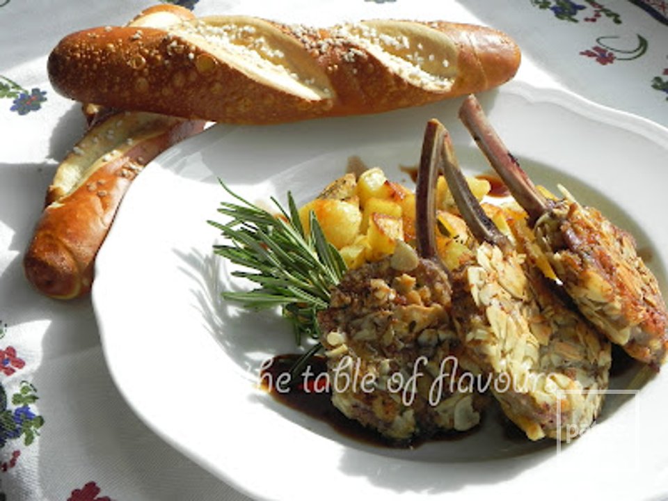 Бараньи отбивные с миндалем, розмарином, картофелем и бальзамической глазурью - Шаг 7