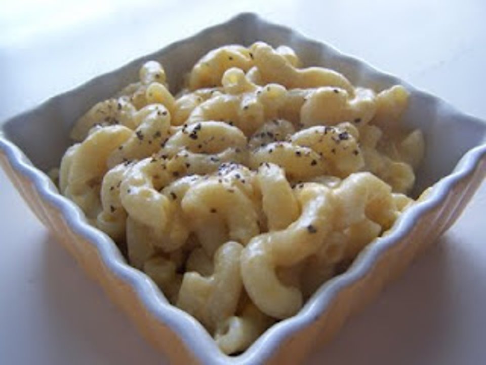 Макароны в сырном соусе с мускатным орехом - рецепт с фотографиями ...