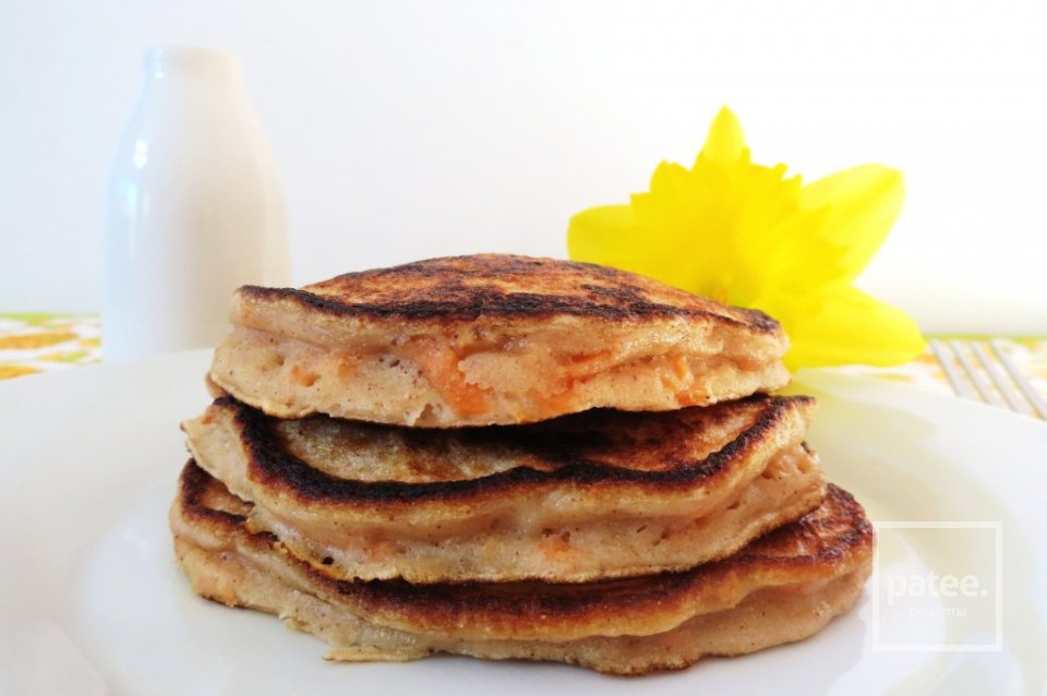 Морковные блинчики  с глазурью из творожного сыра - Шаг 5