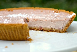 Пирог с черешневым йогуртом