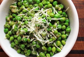 Горошек с пармезаном