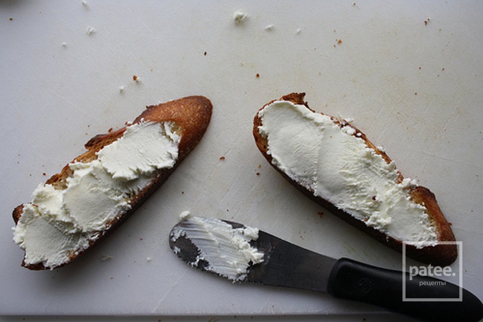 Кростини с копченым лососем - Шаг 6