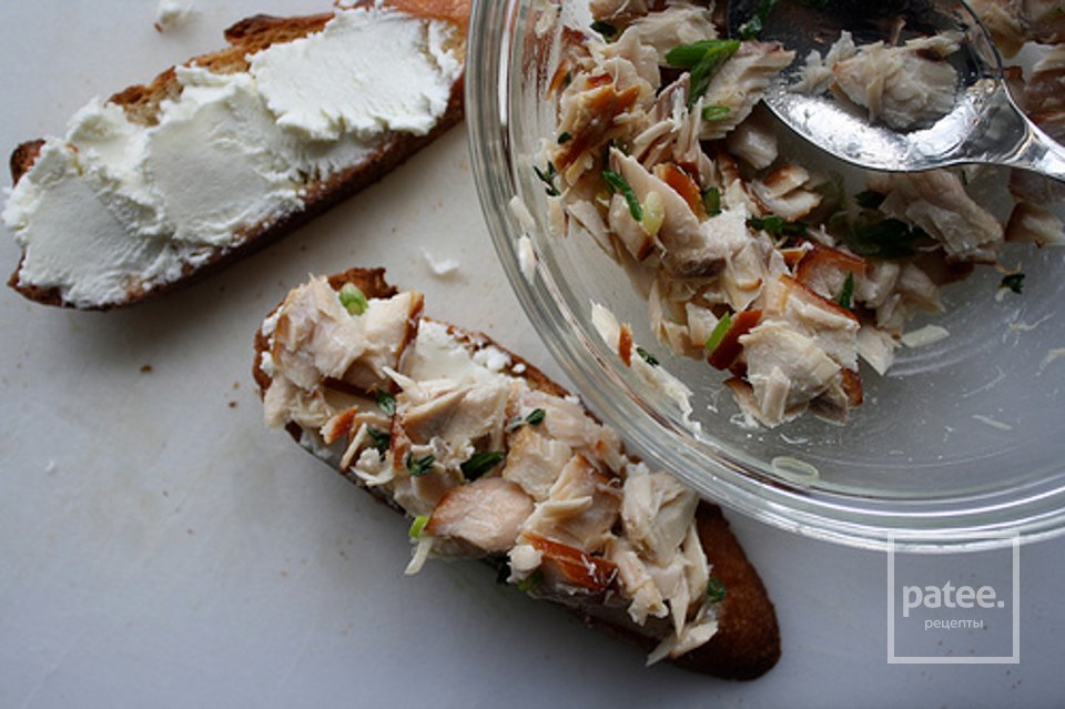 Кростини с копченым лососем - Шаг 7