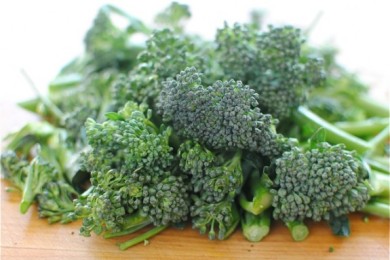 Итальянская колбаса с брокколи и виноградом - приготовление